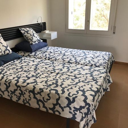 Stunning Sea Views From Luxury 4 Bed Apartment Close To Beach At Cap Ras Llança Екстериор снимка